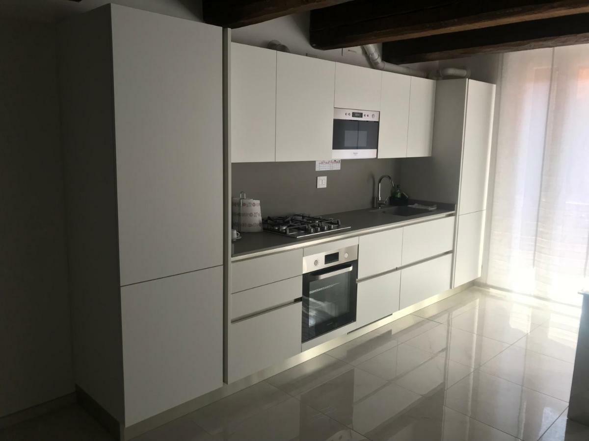 דירות פררה Moderno Affaccio Su Via Mazzini מראה חיצוני תמונה